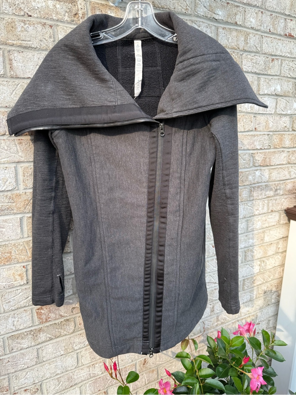 Lululemon Virasana Blanket
Wrap Jacket, Sz 4